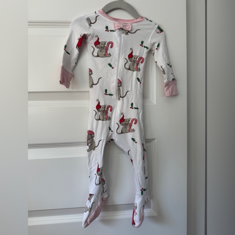 The Beaufort Bonnet Company White and Pink Holiday Footies